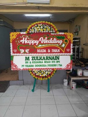 Papan Bunga di Teluk Naga