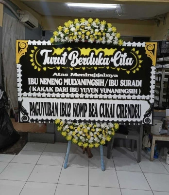 Papan Bunga di Teluk Naga