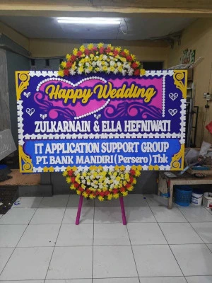 Papan Bunga di Teluk Naga